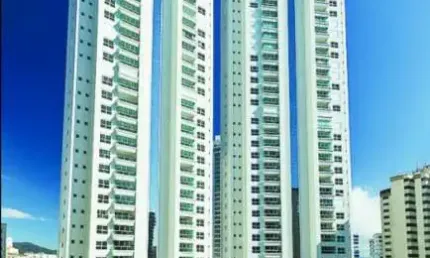 Apartamento em condomínio club sendo 04 dormitórios em Balneário Camburiú, SC