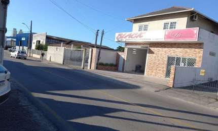 Excelente casa a venda com ponto comercial na Geral Caminho Novo -Palhoça -SC
