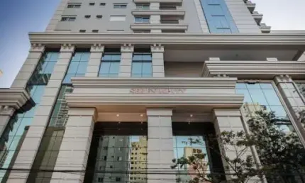 Apartamento mobiliado 03 suítes duas vagas em Balneário Camboriú, SC