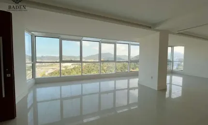 Apartamento 3 dormitórios à venda Centro Balneário Camboriú/SC