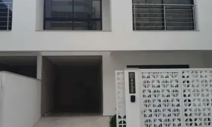 Casa / Venda / Sobrado / 3 Suítes / Barra Sul / Balneário Camboriu, SC.