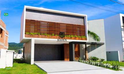 Casa com 3 quartos à venda na Rua José Francisco Bernardes, 1, Centro, Camboriú