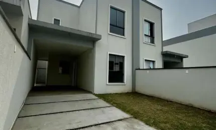 Casa / Sobrado / 3 Dormitórios / Balneário Camboriú