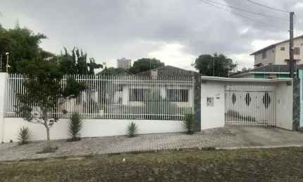Casa Residencial com 3 quartos  à venda, 161.00 m2 por R$950000.00  - Jardim Carvalho - Ponta Grossa/PR