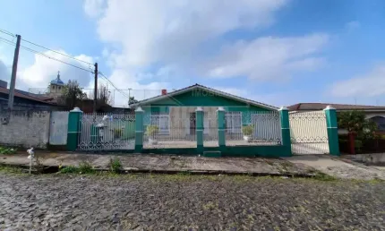 Casa Residencial com 4 quartos  à venda, 230.00 m2 por R$520000.00  - Nova Russia - Ponta Grossa/PR