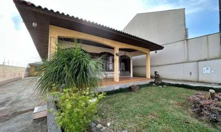 Casa Residencial para alugar, 210.00 m2 por R$3900.00  - Oficinas - Ponta Grossa/PR