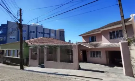 Sobrado com 4 quartos  à venda, 189.00 m2 por R$550000.00  - Centro - Ponta Grossa/PR