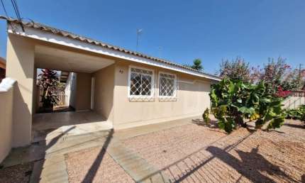 Casa Residencial com 3 quartos  à venda, 81.00 m2 por R$290000.00  - Uvaranas - Ponta Grossa/PR