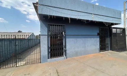 Casa Residencial com 5 quartos  à venda, 200.00 m2 por R$430000.00  - Uvaranas - Ponta Grossa/PR