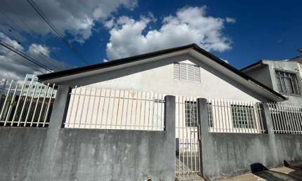 Casa Residencial com 3 quartos  para alugar, 110.00 m2 por R$1700.00  - Centro - Ponta Grossa/PR