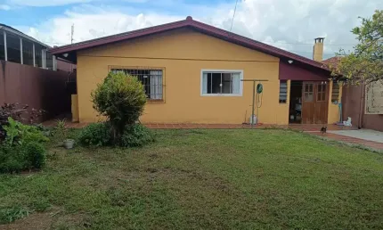 Casa Residencial com 3 quartos  à venda, 230.00 m2 por R$680000.00  - Jardim Carvalho - Ponta Grossa/PR