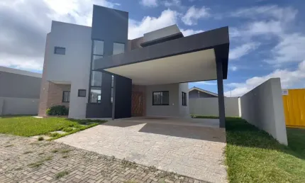 Sobrado com 3 quartos  à venda, 160.00 m2 por R$930000.00  - Uvaranas - Ponta Grossa/PR