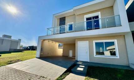 Casa Residencial com 3 quartos  à venda, 200.00 m2 por R$990000.00  - Uvaranas - Ponta Grossa/PR
