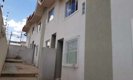 Sobrado com 2 quartos  à venda, 50.85 m2 por R$220000.00  - Neves - Ponta Grossa/PR