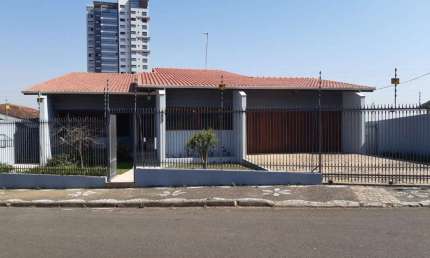 Casa Residencial com 4 quartos  à venda, 310.00 m2 por R$1600000.00  - Orfas - Ponta Grossa/PR