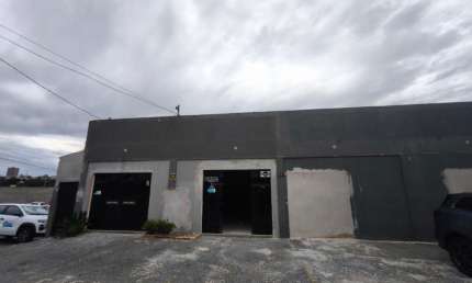 Sala Comercial para alugar, 180.00 m2 por R$8500.00  - Uvaranas - Ponta Grossa/PR