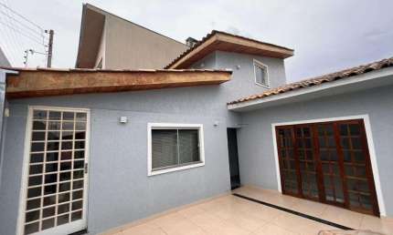 Casa Residencial com 3 quartos  para alugar, 200.00 m2 por R$4000.00  - Ronda - Ponta Grossa/PR