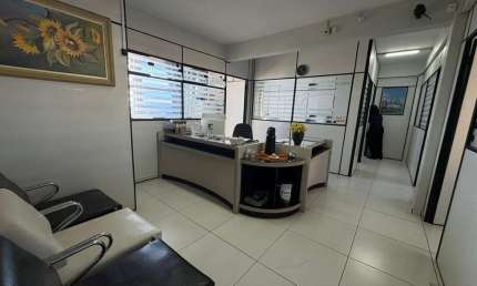 Sala Comercial à venda, 165.51 m2 por R$380000.00  - Centro - Ponta Grossa/PR