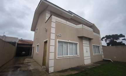 Sobrado com 3 quartos  para alugar, 240.00 m2 por R$5000.00  - Uvaranas - Ponta Grossa/PR