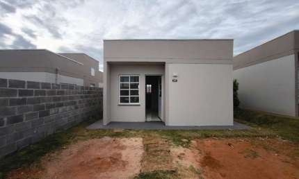 Casa Residencial com 2 quartos  para alugar, 50.00 m2 por R$900.00  - Neves - Ponta Grossa/PR