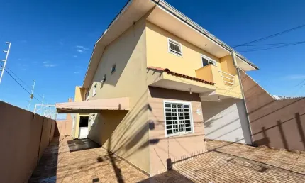 Sobrado com 4 quartos  para alugar, 182.00 m2 por R$2800.00  - Jardim Carvalho - Ponta Grossa/PR