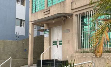 Casa Comercial com 6 quartos  à venda, 250.00 m2 por R$1100000.00  - Centro - Ponta Grossa/PR