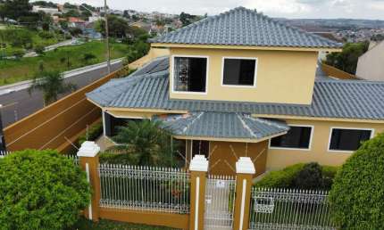Casa Residencial com 3 quartos  para alugar, 327.78 m2 por R$6490.00  - Jardim Carvalho - Ponta Grossa/PR