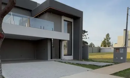 Casa em Condomínio à venda, 202.00 m2 por R$1390000.00  - Jardim Carvalho - Ponta Grossa/PR