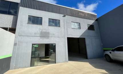 Barracão/Galpão para alugar, 329.44 m2 por R$5500.00  - Colonia Dona Luiza - Ponta Grossa/PR