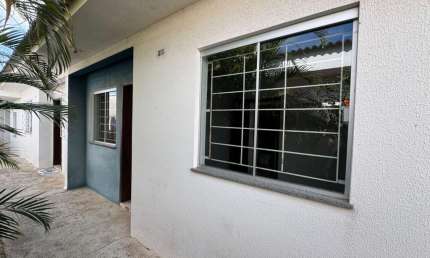 Casa Residencial com 2 quartos  para alugar, 40.00 m2 por R$850.00  - Uvaranas - Ponta Grossa/PR