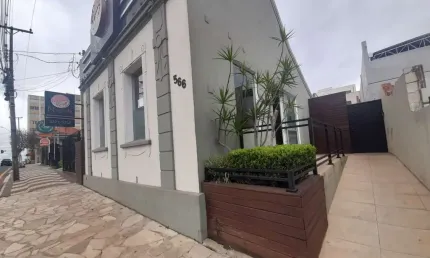 Casa Comercial para alugar, 250.00 m2 por R$5293.42  - Centro - Ponta Grossa/PR