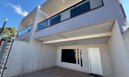 Sobrado com 3 quartos  para alugar, 70.00 m2 por R$2500.00  - Uvaranas - Ponta Grossa/PR