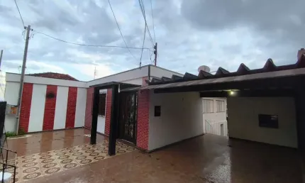 Casa Residencial com 3 quartos  para alugar, 108.00 m2 por R$2900.00  - Uvaranas - Ponta Grossa/PR