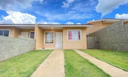 Casa Residencial com 2 quartos  para alugar, 47.00 m2 por R$850.00  - Uvaranas - Ponta Grossa/PR