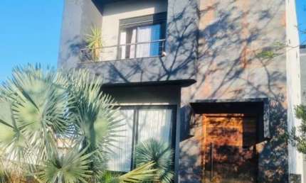 Casa em Condomínio para alugar, 354.00 m2 por R$11000.00  - Jardim Carvalho - Ponta Grossa/PR