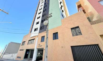 Apartamento com 3 quartos  para alugar, 250.00 m2 por R$3000.00  - Centro - Ponta Grossa/PR