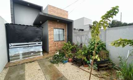 Casa Residencial com 3 quartos  para alugar, 80.00 m2 por R$1300.00  - Uvaranas - Ponta Grossa/PR