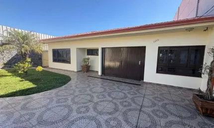 Casa Residencial com 3 quartos  para alugar, 364.00 m2 por R$4500.00  - Jardim Carvalho - Ponta Grossa/PR