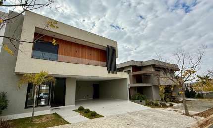 Casa em Condomínio para alugar, 270.00 m2 por R$15000.00  - Jardim Carvalho - Ponta Grossa/PR