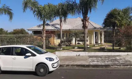 Casa Comercial com 4 quartos  para alugar, 250.00 m2 por R$9000.00  - Contorno - Ponta Grossa/PR