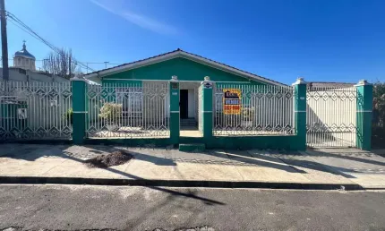 Casa Residencial com 3 quartos  para alugar, 220.00 m2 por R$2800.00  - Nova Russia - Ponta Grossa/PR