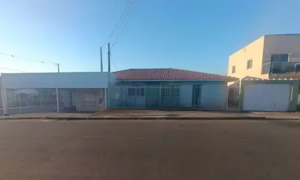 Casa Comercial com 2 quartos  para alugar, 234.80 m2 por R$4000.00  - Nova Russia - Ponta Grossa/PR