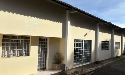 Kitinet. com 1 quarto  para alugar, 25.00 m2 por R$750.00  - Uvaranas - Ponta Grossa/PR