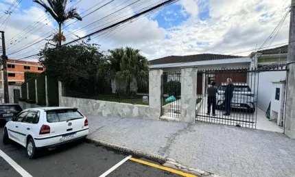 Casa residencial com 3 quartos  para alugar, 210.00 m2 por r$20000.00  - centro - ponta grossa/pr