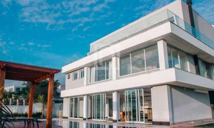 Casa Alto Padrão Mobiliada à venda no Condomínio Saint Charbel - Araçoiaba da Serra, SP