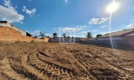 Terreno à venda no Condomínio Terras De São Francisco em Salto de Pirapora, SP