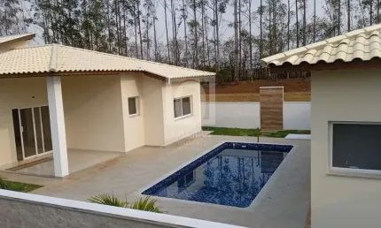 Casa térrea à venda no condomínio ninho verde 1- porangaba