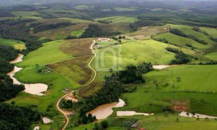 Fazenda a venda no interior em itapetininga interior de São Paulo com Estrutura Agropecuária e de Lazer.