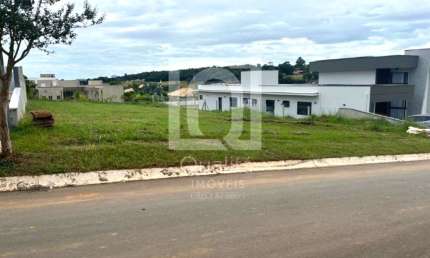 Terreno à venda no Condomínio Portal dos Lagos - Boituva