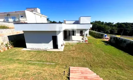 Casa térrea à venda no condomínio saint charbel em araçoiaba da serra